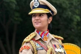 ‘যা সিমরন…’ প্রজাতন্ত্র দিবসের প্যারেডে নতুন ইতিহাস, পুরুষ দলের নেতৃত্বে তরুণী অফিসার