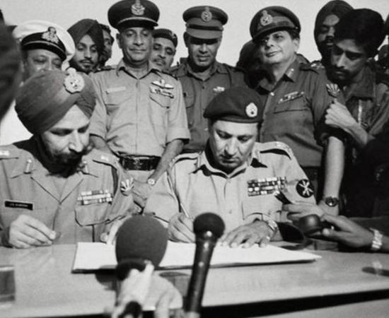 1971 में पाकिस्तान का आत्मसमर्पण और वह आयोग जिसने हार के लिए शराब, औरतों और से*क्स को ज़िम्मेदार ठहराया