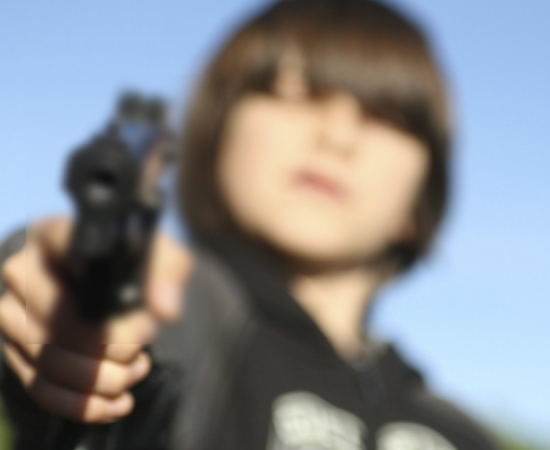 দিল্লির স্কুলে পি*স্তলসহ কিশোর আটক, ব্যক্তিগত শত্রুতাকেই কারণ দাবি