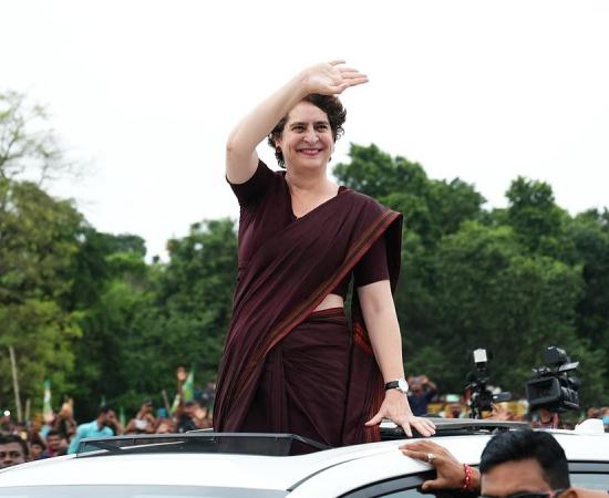 Priyanka Gandhi का BJP पर हमला! “क्या यहां युवाओं को नौकरी मिल रही है?”