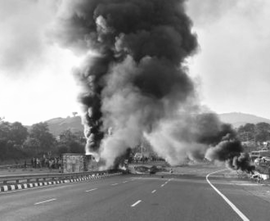 असम के कोकराझार में ऑयल टैंकर में भीषण आ/ग, नेशनल हाईवे 27 कई घंटों तक बंद, यातायात ठप