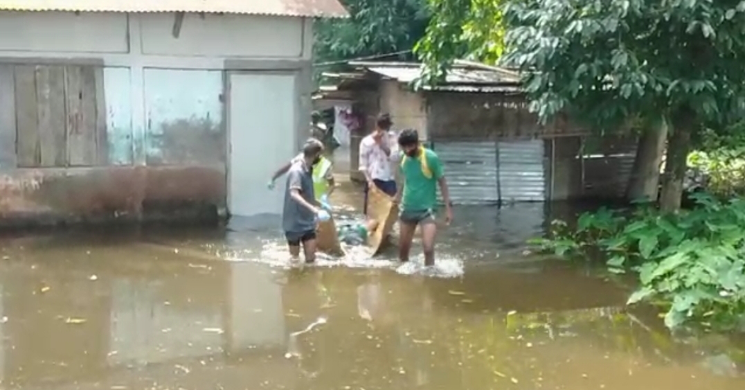 হাউলীত শোকাৱহ ঘটনাঃ ঘৰৰ ভিতৰতে পানীত পৰি এগৰাকী অকলশৰীয়া বৃদ্ধ মহিলাৰ মৃত্যু ।