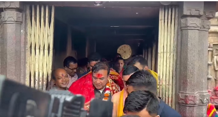 Assam CM Himanta Biswa Sarma Offers Prayers at Kamakhya Temple on Poll Day