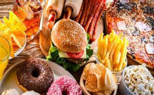 চিপস-কোল্ড ড্রিঙ্কসের বিজ্ঞাপনে কড়া লাগাম? কেন্দ্রের ইঙ্গিতে বাড়ছে জল্পনা