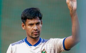 IPL খেলতে না পারায় মানসিকভাবে কি ভেঙে পড়েছেন মুস্তাফিজুর রহমান? মুখ খুললেন সতীর্থ