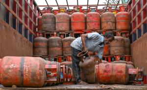 IT Firms Ask Employees to Carry Tiffins Amid LPG Shortage