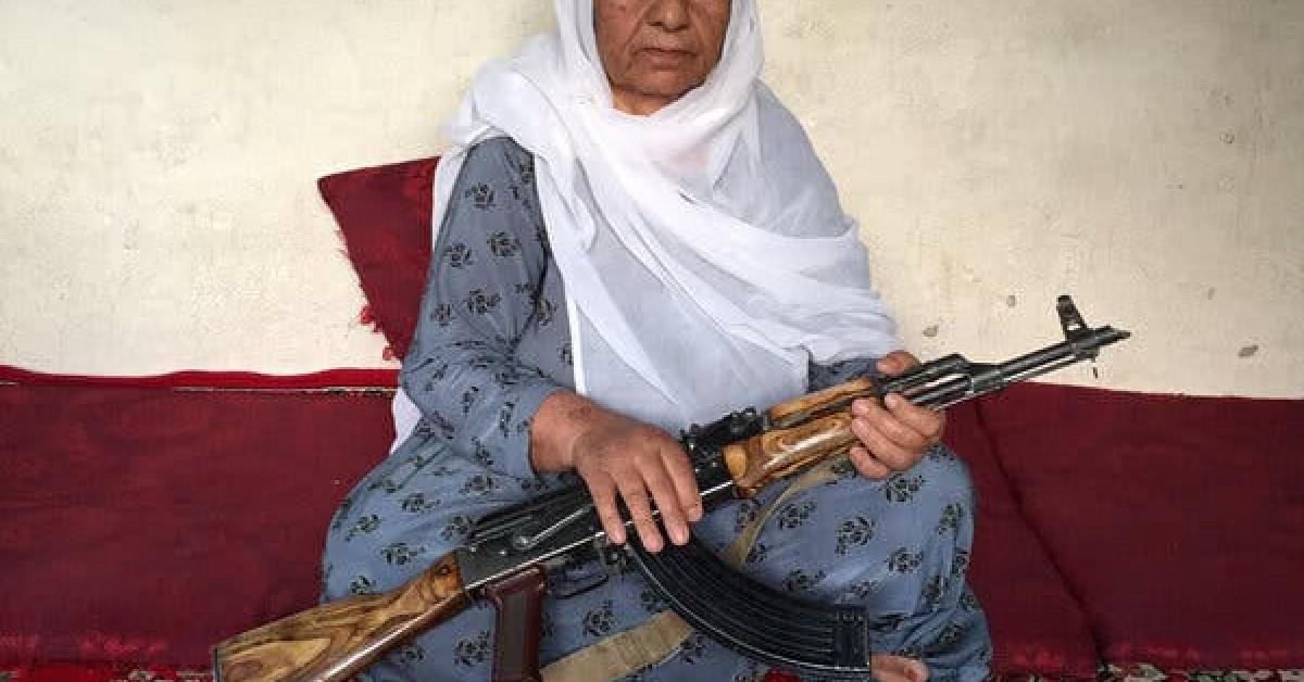 তালিবান সন্ত্ৰাসবাদীৰ ওচৰত আত্মসমৰ্পণ ৭০বছৰীয়া বৃদ্ধাৰ