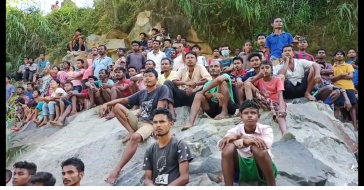 নীলা পানীৰ হ্ৰদত প্ৰাকৃতিক সৌন্দৰ্য্য উপভোগ কৰিবলৈ আহি সন্ধানহীন গুৱাহাটীৰ বিকি কলিতা