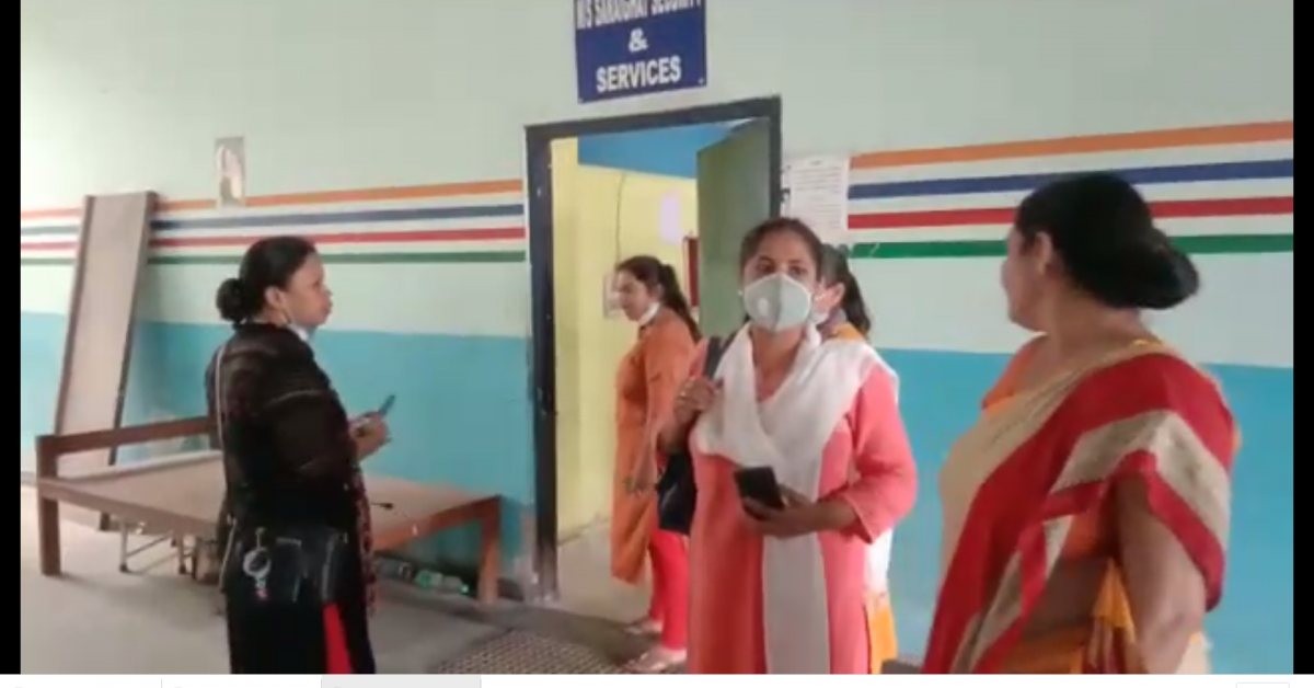  দৰমহা বিচাৰিলে পাৰে অশ্লীল গালি-গালাজ