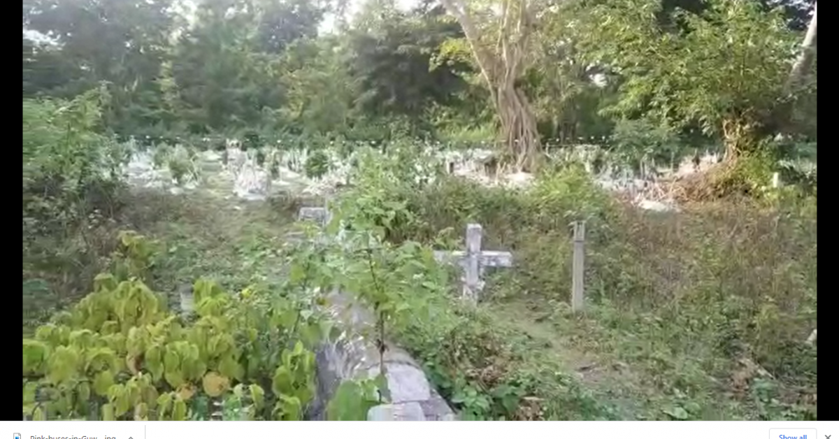  তিনিওটা ধৰ্মৰ অন্ত্যেষ্টিক্ৰিয়াস্থলী একেটা চাৰিওসীমা ভিতৰত