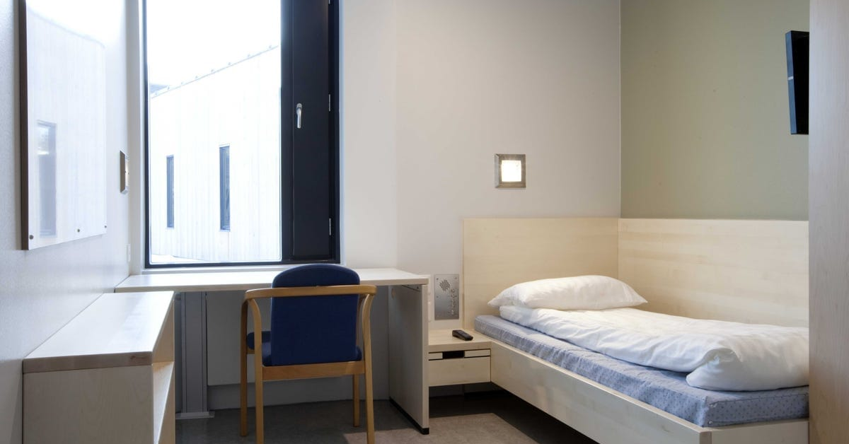 : এখন বিলাসী কাৰাগাৰ!একোজন কয়দীৰ নামত খৰচ হয় কোটি টকা