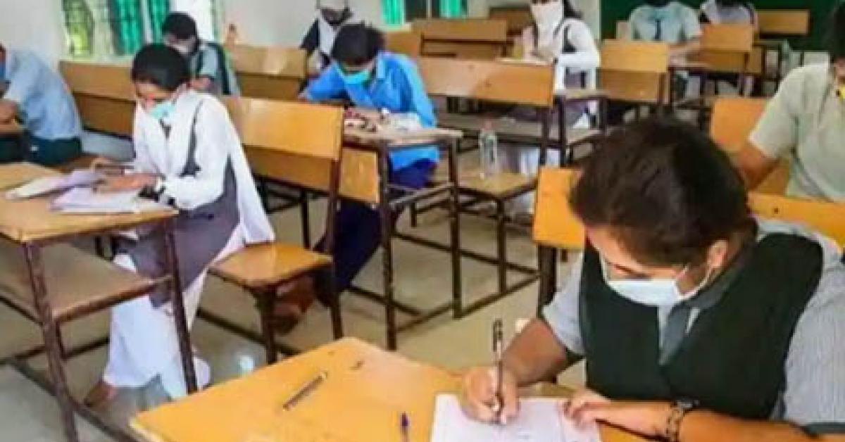 সকলো উৎকণ্ঠাৰ অৱসান ঘটাই CBSE পৰীক্ষা অনুষ্ঠিত কৰাৰ নিশ্চয়তা কেন্দ্ৰীয় চৰকাৰৰ