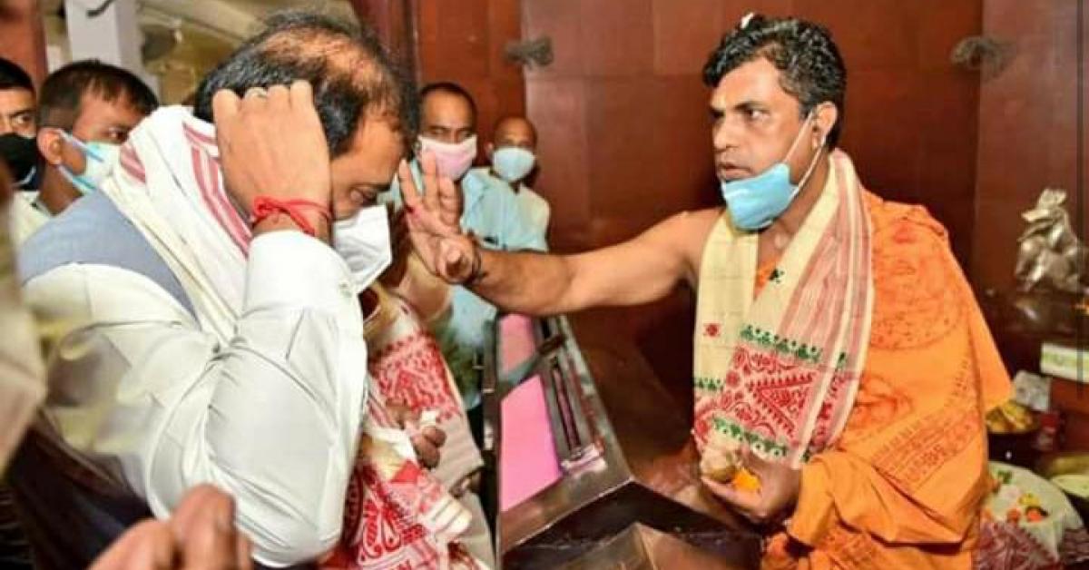 শ্ৰীশ্ৰী দৌল গোৱিন্দ মন্দিৰত মূৰ দোৱালে নৱ নিৰ্বাচিত মুখ্যমন্ত্ৰী হিমন্ত বিশ্ব শৰ্মাই