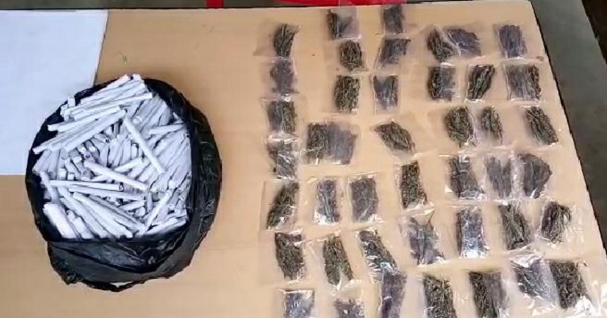 নগাঁৱৰ দোকানত বিক্ৰী কৰি থকা অৱস্থাত গাঞ্জা জব্দ