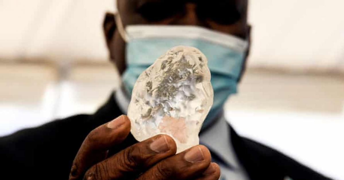 বিশ্বৰ তৃতীয় সৰ্ববৃহৎ হীৰাৰ টুকুৰা উদ্ধাৰ আফ্ৰিকা মহাদেশত