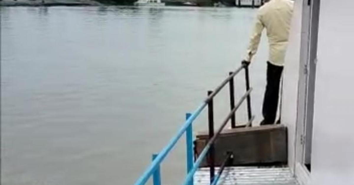 মাজুলীৰ নিৰ্মাণ হৈছে অত্যাধুনিক নৌকা চিকিৎসালয় 