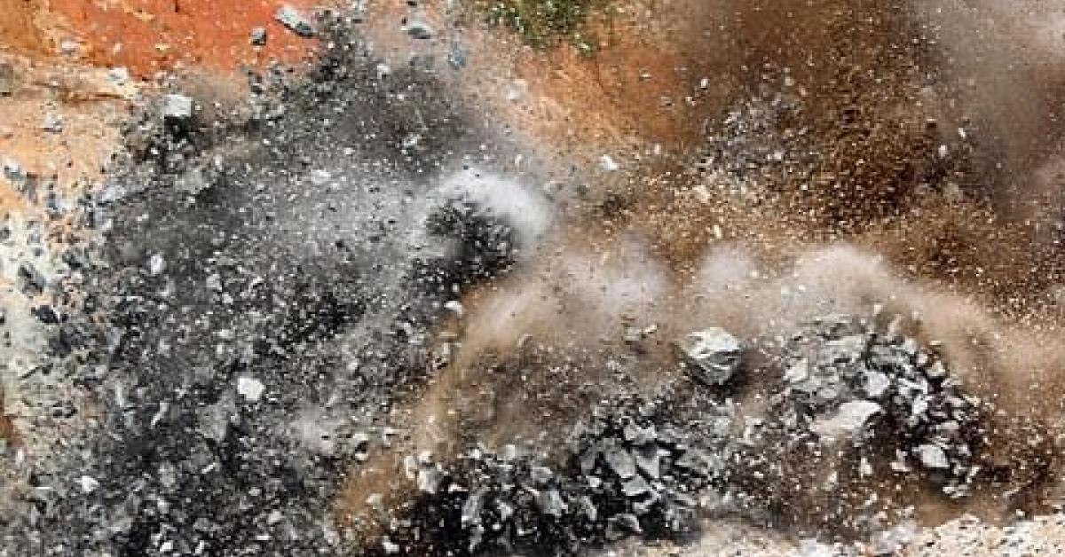 পুলুৱামাত সন্ত্ৰাসবাদীৰ ভয়াবহ আক্ৰমণ 