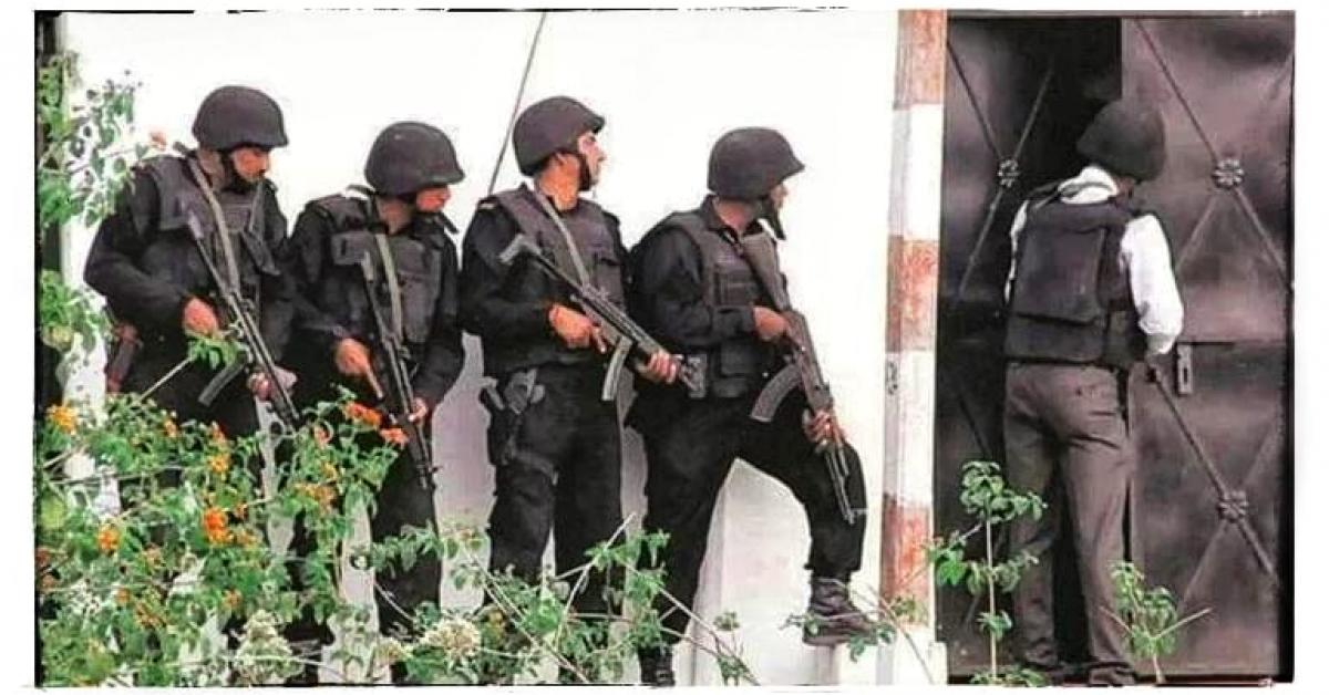 জব্দ কৰা হৈছে বিস্ফোৰিত পদাৰ্থ থকা এটা প্ৰেছাৰ কুকাৰ বোমাৰ লগতে বহু আপত্তিজনক সামগ্ৰী