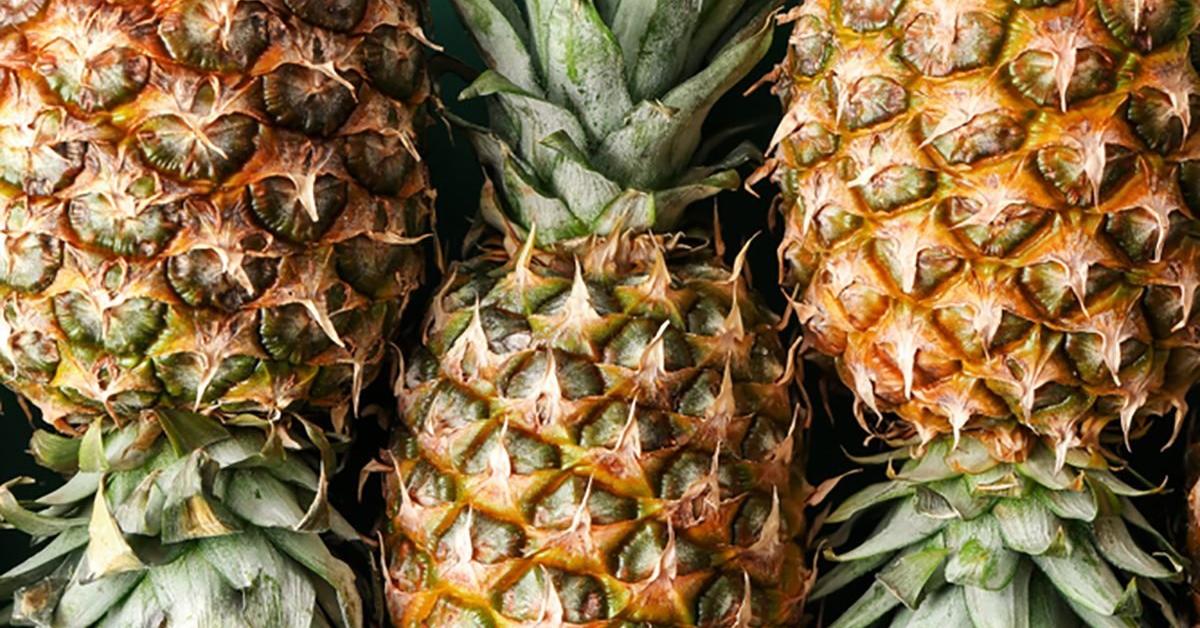 ৰসাল সোৱাদ আৰু মিঠা সুগন্ধৰ বাবেই সকলোৱে খাই ভাল পায় আনাৰস