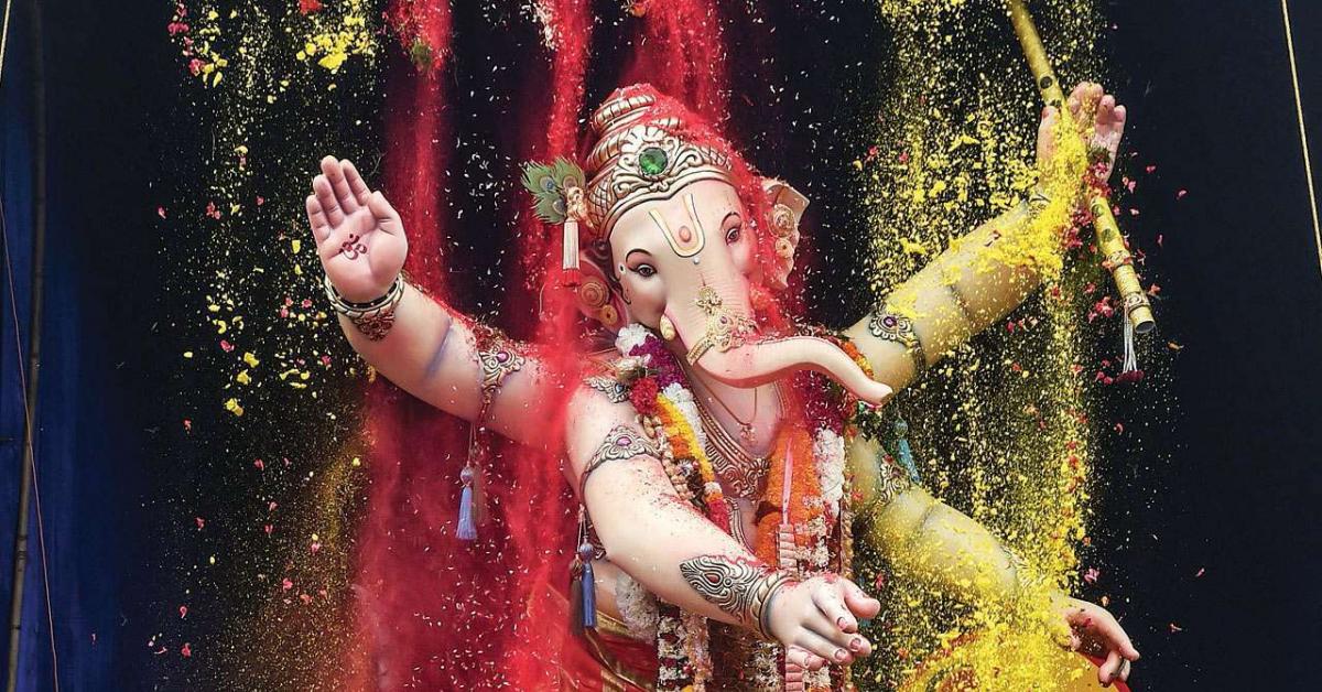 Devotees throng temples to visit Lord Ganesha, the entire country facing Ganesh Vandana