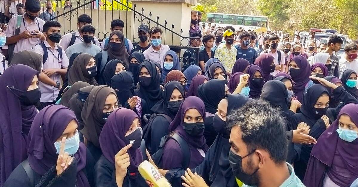 karnataka-high-court-announcement-no-saffron-shawls-hijab-in-class-for-now