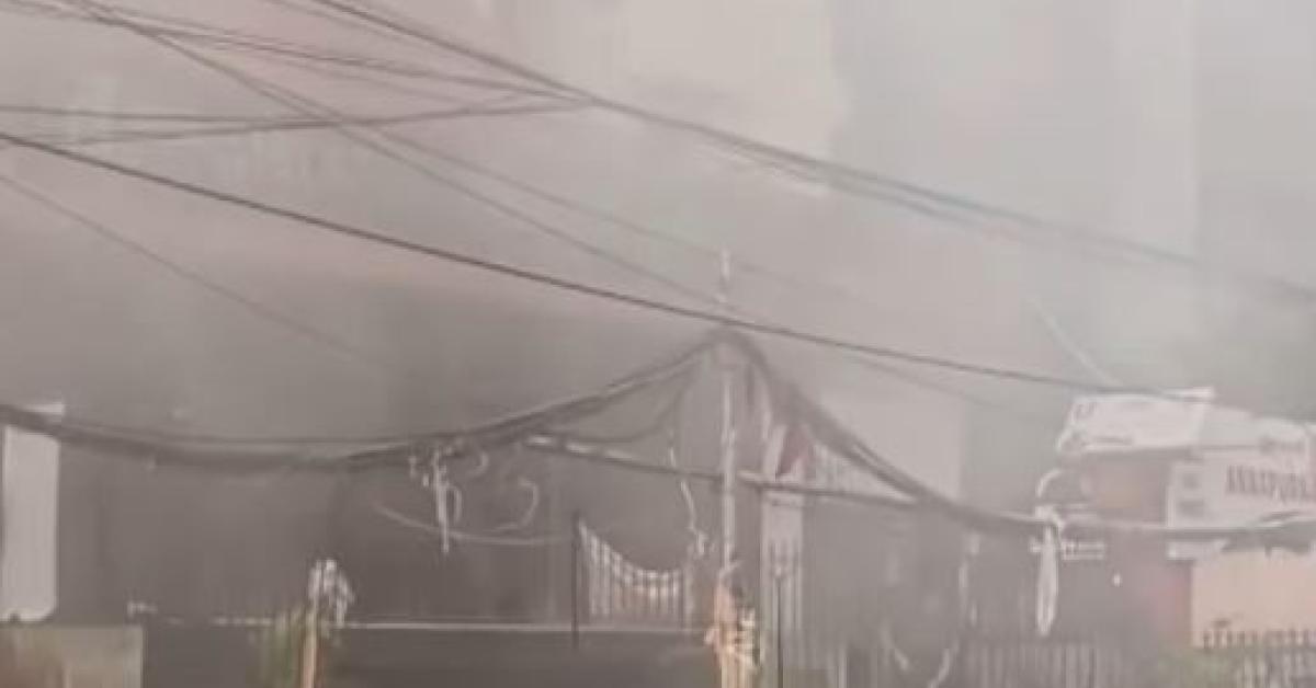 Massive Fire At Cyber Mart In Fancy Bazar