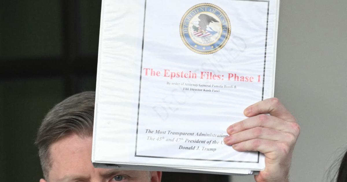 Epstein Files! से*क्स ट्रैफिकिंग केस से जुड़े दस्तावेज सार्वजनिक, बड़े नामों का जिक्र लेकिन नए आरोप नहीं