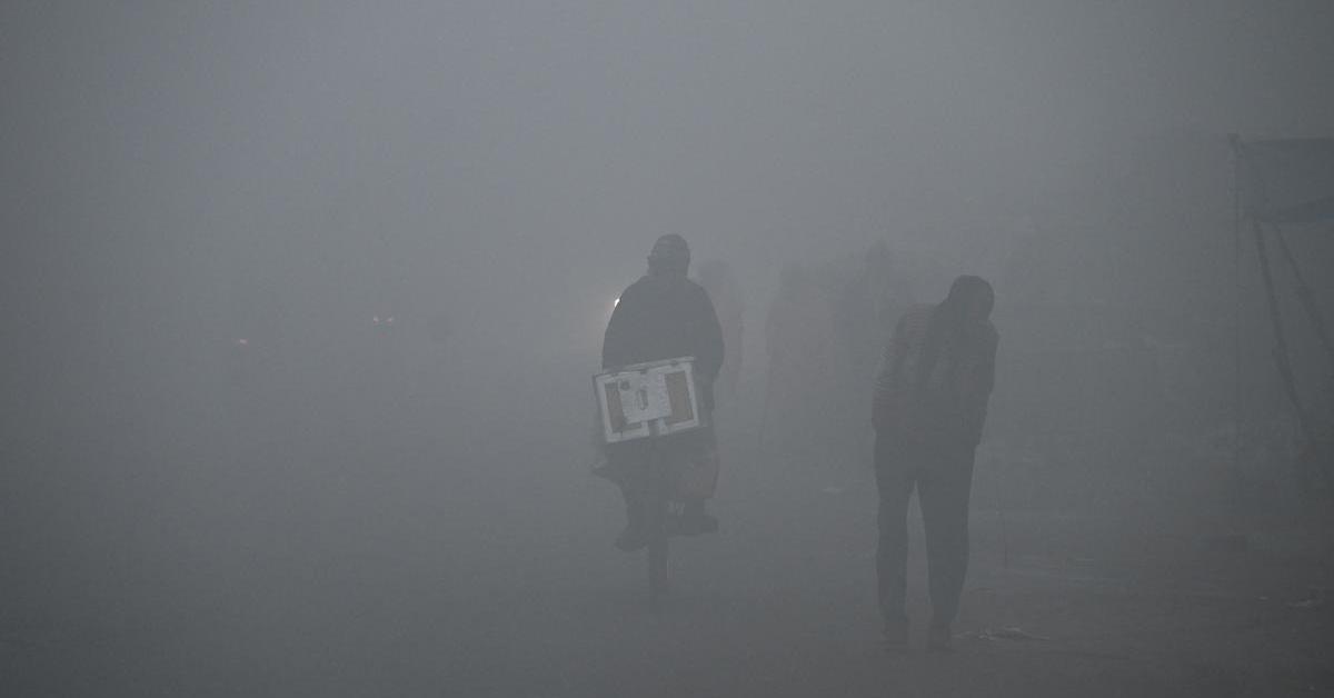 Fog Disrupts Travel in Delhi for Seventh Straight Day; Haze Likely to Persist