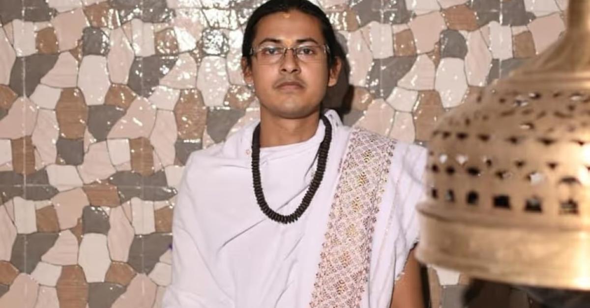 श्री श्री मधुपुर सत्र के डेका सत्राधिकार माधव देव महंत को युवा लेखक सम्मान