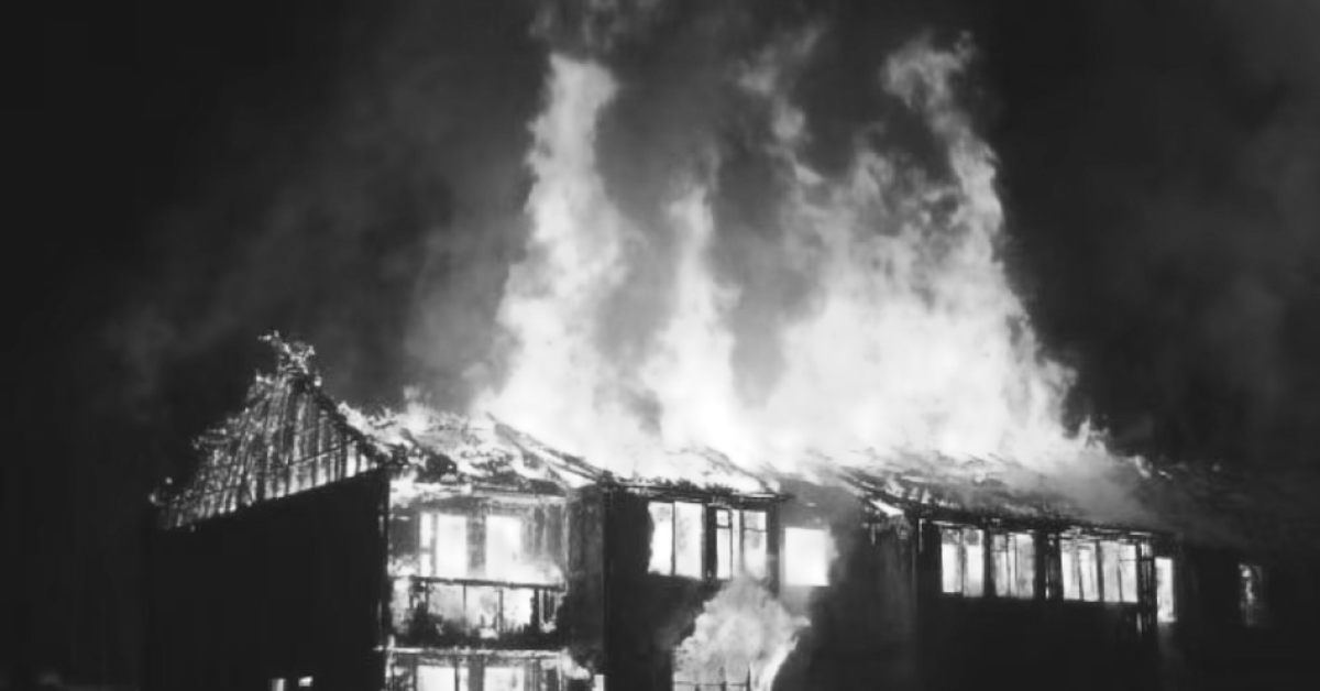 बांग्लादेश में हिंदू परिवार का घर आ*ग के हवाले, समुदाय को धमकाने वाला नोट बरामद