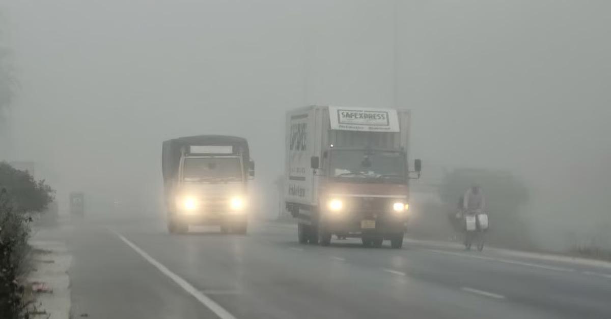 কলকাতার একাধিক গুরুত্বপূর্ণ রাস্তায় কুয়াশা সতর্কতা, গাড়িচালকদের জন্য ৬ দফা নির্দেশিকা পুলিশের