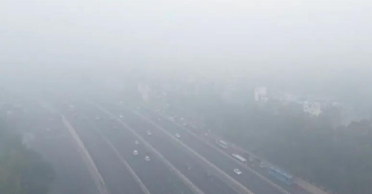 Red Alert Issued in Delhi as Dense Fog Envelops City, Air Quality Slips Back to ‘Severe’