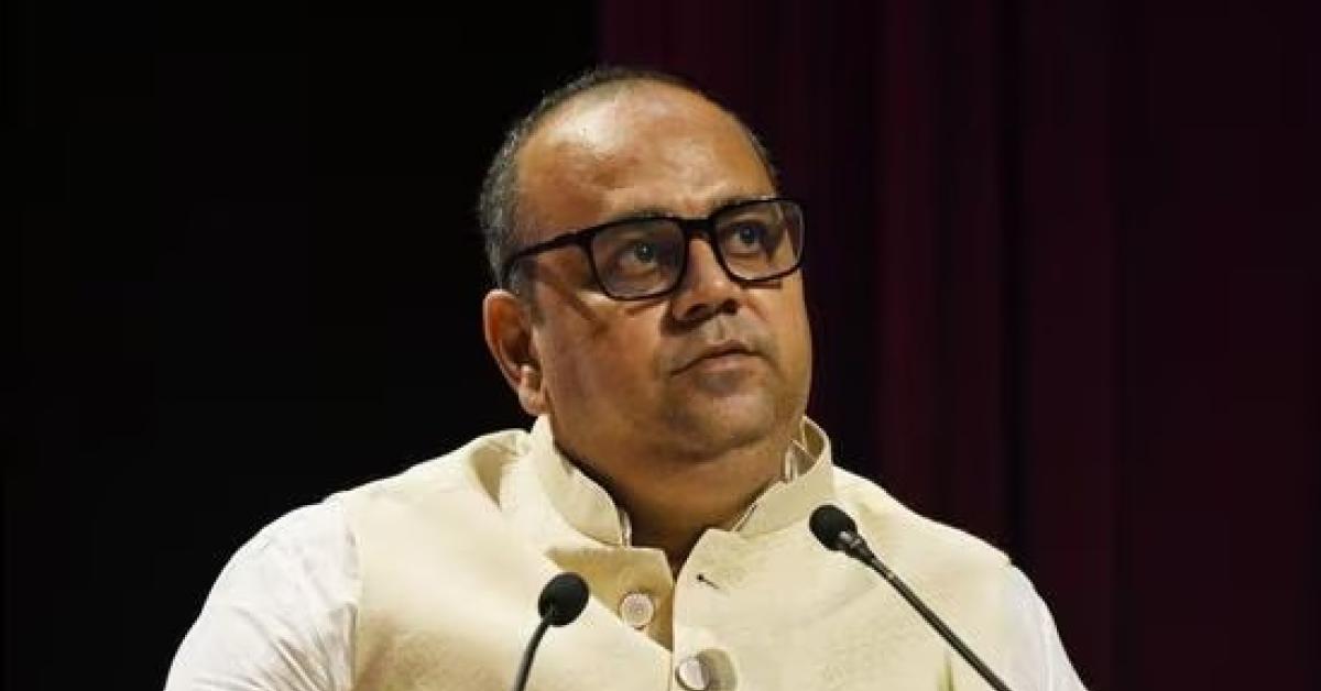 दिल्ली में अब ₹5 लाख तक की आय वाले परिवार निःशुल्क इलाज का लाभ उठा सकेंगे! स्वास्थ्य मंत्री डॉ. पंकज कुमार सिंह