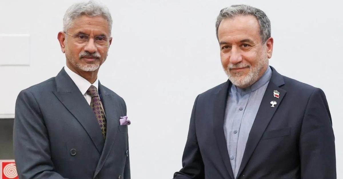 ईरान में बढ़ते तनाव के बीच जयशंकर–अराघची की अहम बातचीत, भारत ने नागरिकों को ईरान यात्रा से बचने की दी सलाह