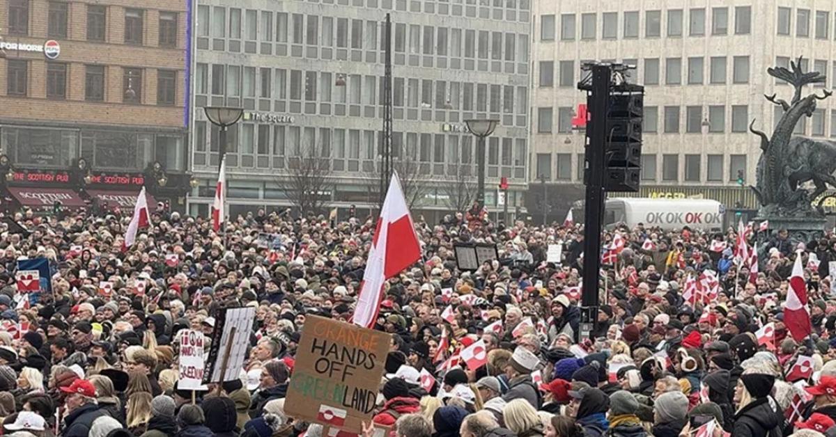 ग्रीनलैंड में ट्रंप के अधिग्रहण बयानों के खिलाफ प्रधानमंत्री के नेतृत्व में बड़ा विरोध प्रदर्शन