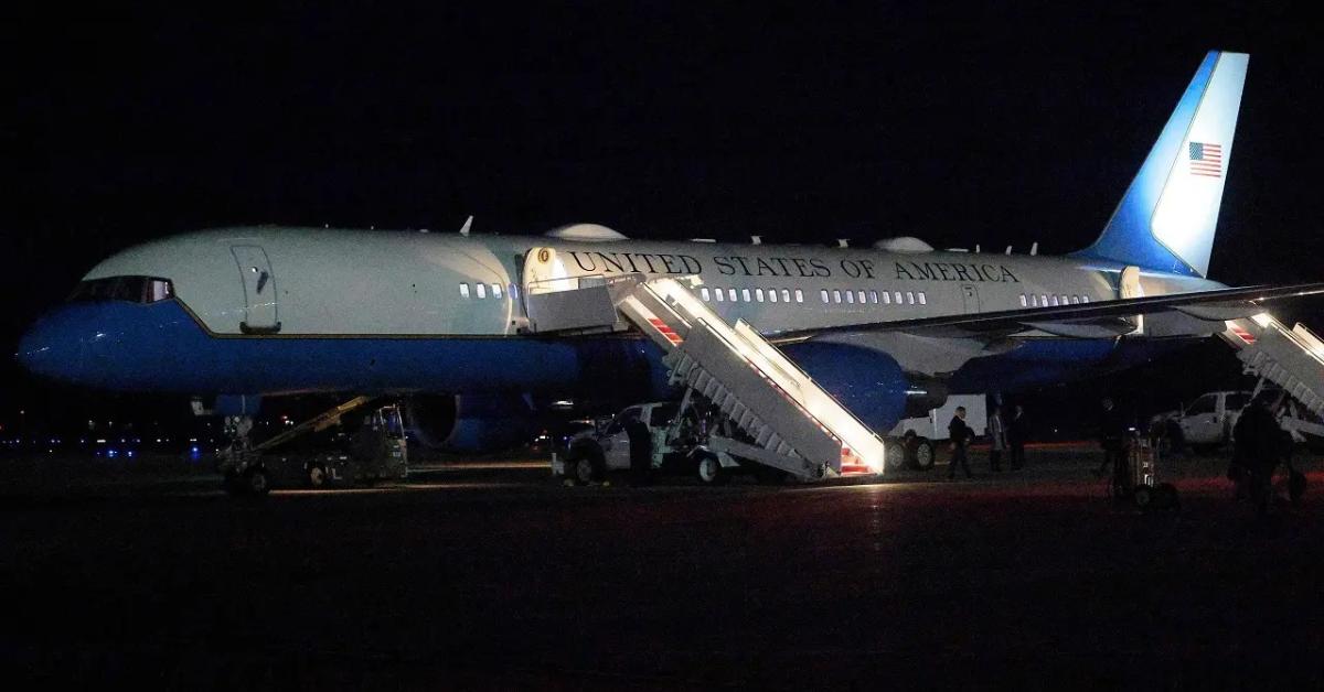 Trump’s Plane Makes Midair U-Turn, Returns to US En Route to Davos