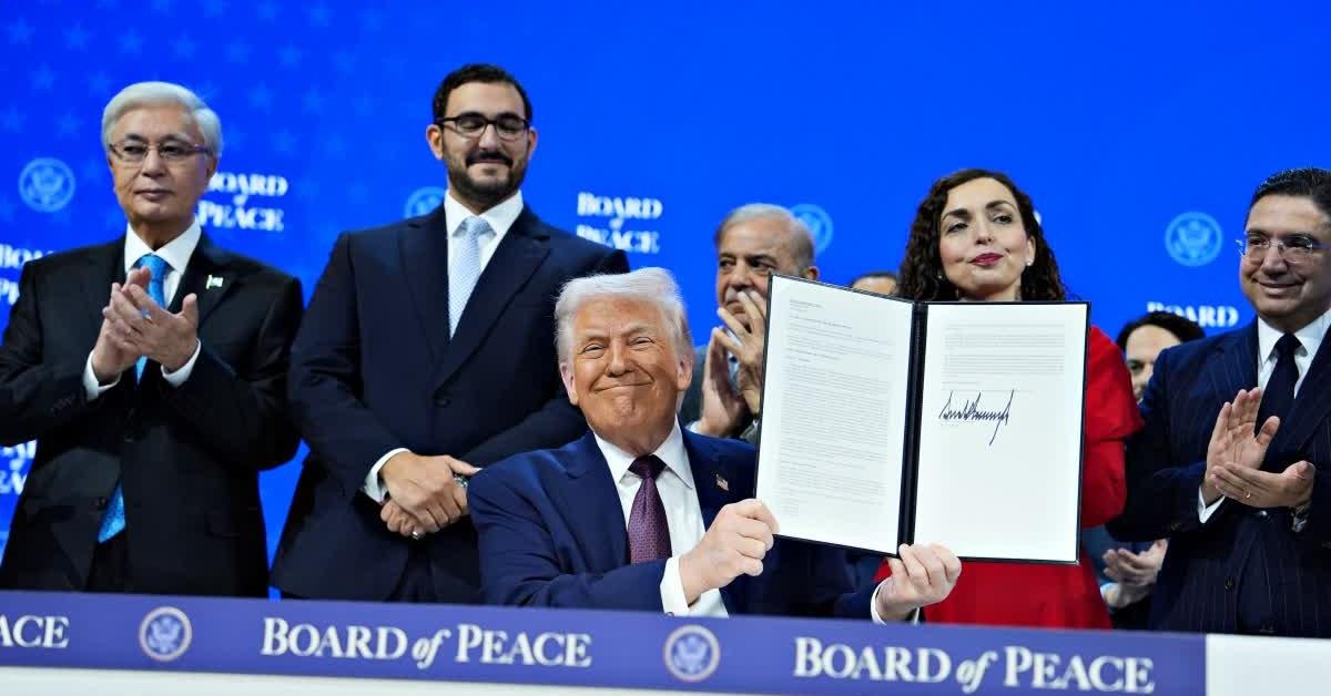 ট্রাম্পের ‘বোর্ড অফ পিস’-এর সূচনায় পাকিস্তান-সহ ১৯ দেশ, কারা এলেন আর কারাই বা থাকলেন বাইরে?