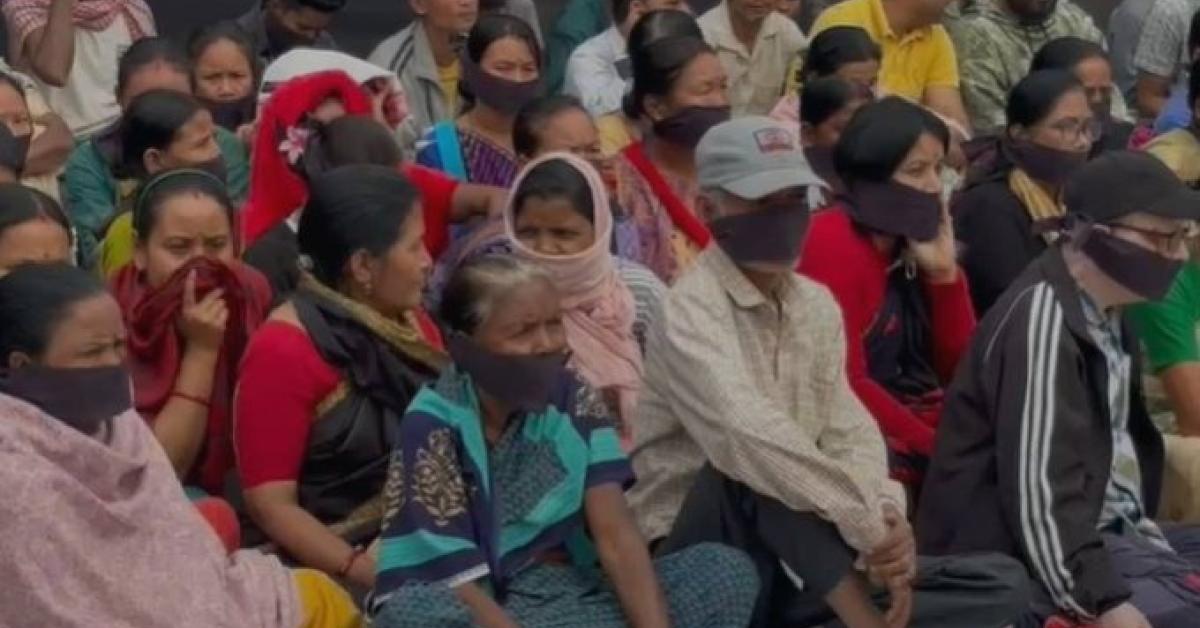 जाखलाबंधा में फोर-लेन हाईवे की मांग पर बंद, काले कपड़े बांधकर किया मौन प्रदर्शन