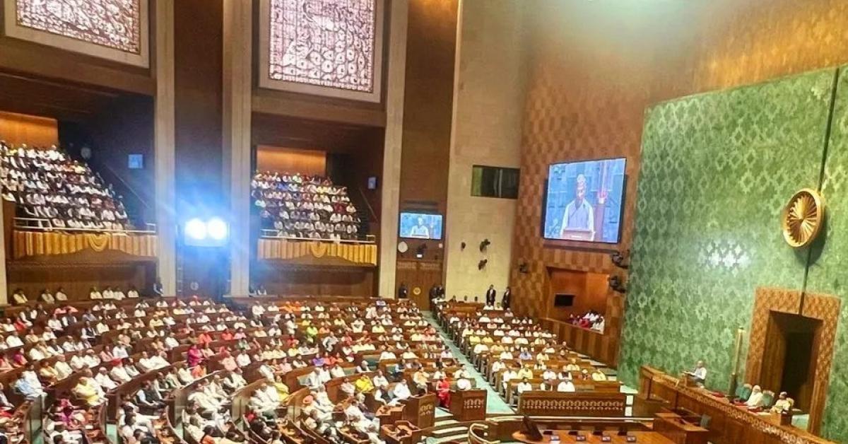 लोकसभा ने 8 कांग्रेस सांसदों को निलंबित किया, कुर्सी पर कागज फेंकने के आरोप में: सूची में कौन-कौन हैं?