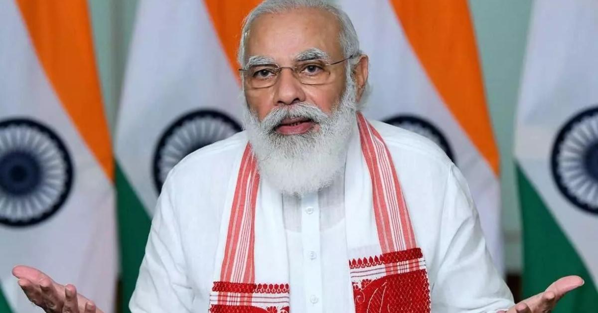 प्रधानमंत्री Narendra Modi 14 फरवरी को असम दौरे पर रहेंगे, जहां वे एयरशो में हिस्सा लेंगे और उत्तर-पूर्व क्षेत्र में कनेक्टिविटी, डिजिटल बुनियादी ढांचे, उच्च शिक्षा और शहरी परिवहन को सशक्त करने के उद्देश्य से ₹5,450 करोड़ से अधिक की विकास परियोजनाओं का उद्घाटन एवं शिलान्यास करेंगे।  प्रधानमंत्री कार्यालय (PMO) के अनुसार, प्रधानमंत्री सुबह लगभग 10:30 बजे डिब्रूगढ़ के मोरान बाईपास स्थित इमरजेंसी लैंडिंग फैसिलिटी (ELF) पर पहुंचेंगे। यहां वे लड़ाकू विमानों, परिवहन विमानों और हेलीकॉप्टरों द्वारा किए जाने वाले हव