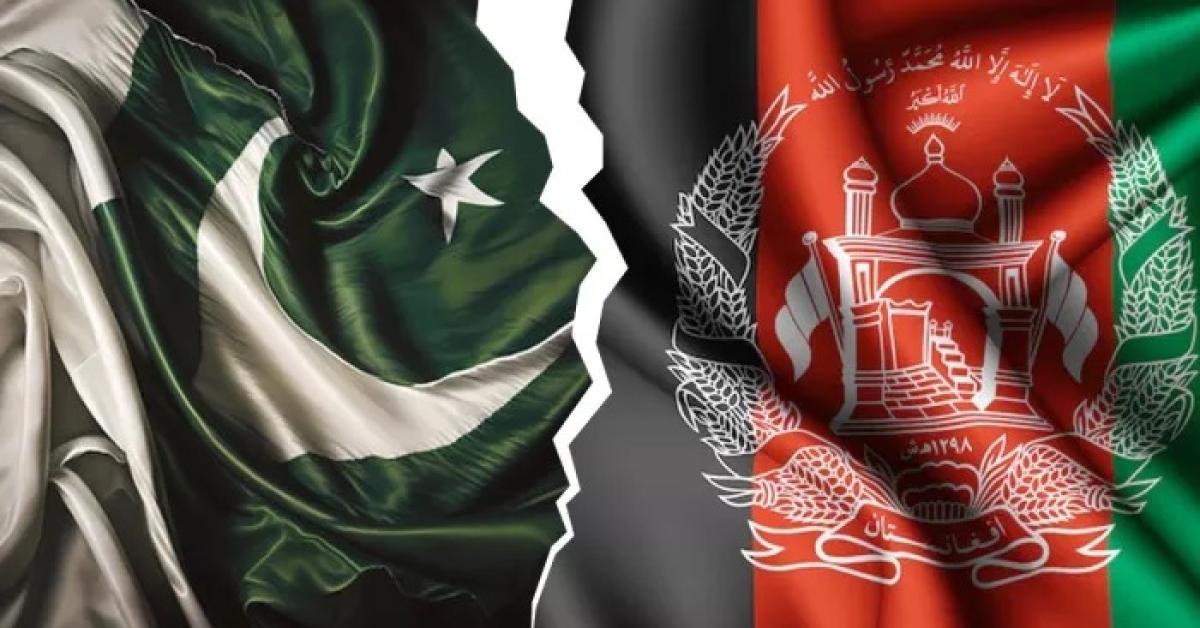 पाकिस्तान-अफगानिस्तान टकराव तेज: रातभर हवाई ह/मलों के बाद तालिबान का पलटवार, दोनों ओर भारी नुकसान का दावा