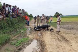 হোজাই নৃশংস হত্যাকাণ্ড। হত্যাকাণ্ডৰ পথ দুৰ্ঘটনা ৰূপ দিয়া চেষ্টা হত্যাকাৰী।  পথৰ ওপৰতে এজনক হত্যা কৰি পেলাই থলে দুৰ্বৃত্তই