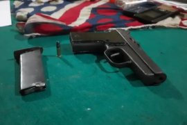 চৰাইদেউ জিলাৰ মাহমৰাত পিষ্টলসহ দুই যুৱক আটক।