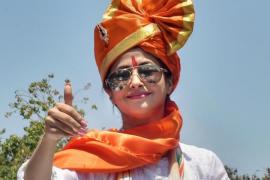 শিৱসৈনিক হ'ল অভিনেত্ৰী উৰ্মিলা মাটোণ্ডকাৰ