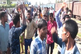 ৰেল আৰক্ষীয়ে প্ৰহাৰ কৰিলে ট্ৰাক চালকক