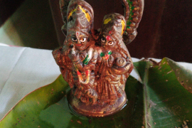 মাটি খান্দোতে উদ্ধাৰ ৰাধা -কৃষ্ণ মূৰ্তি