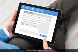 মৰাণ সমষ্টিত ডেৰ শতাধিক ছাত্ৰ-ছাত্ৰীলৈ টেবলেট কম্পিউটাৰ বিতৰণ