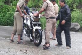 কলেজীয়া ছাত্ৰৰ বাইকৰ খুন্দাত নিহত ৫০ উৰ্দ্ধৰ ব্যক্তি 