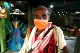 তিনি শতাধিকক প্ৰশিক্ষণ দিয়া আশি বছৰীয়া অপ্ৰতিৰোধ্য ঢুলীয়া  