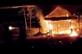 অগ্নিকাণ্ডত সম্পূৰ্ণ ভাবে  ভস্মীভূত এখন  হোটেল